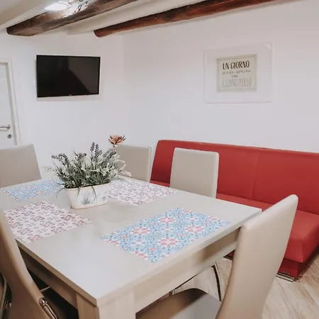 Oda ve Kahvaltı Donna Sofi 3*